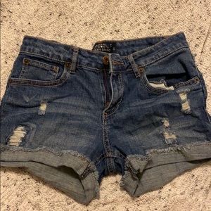 Cute jean shorts!!!
